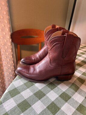 The Penny Tecovas Cowboy Boots in color Bourbon